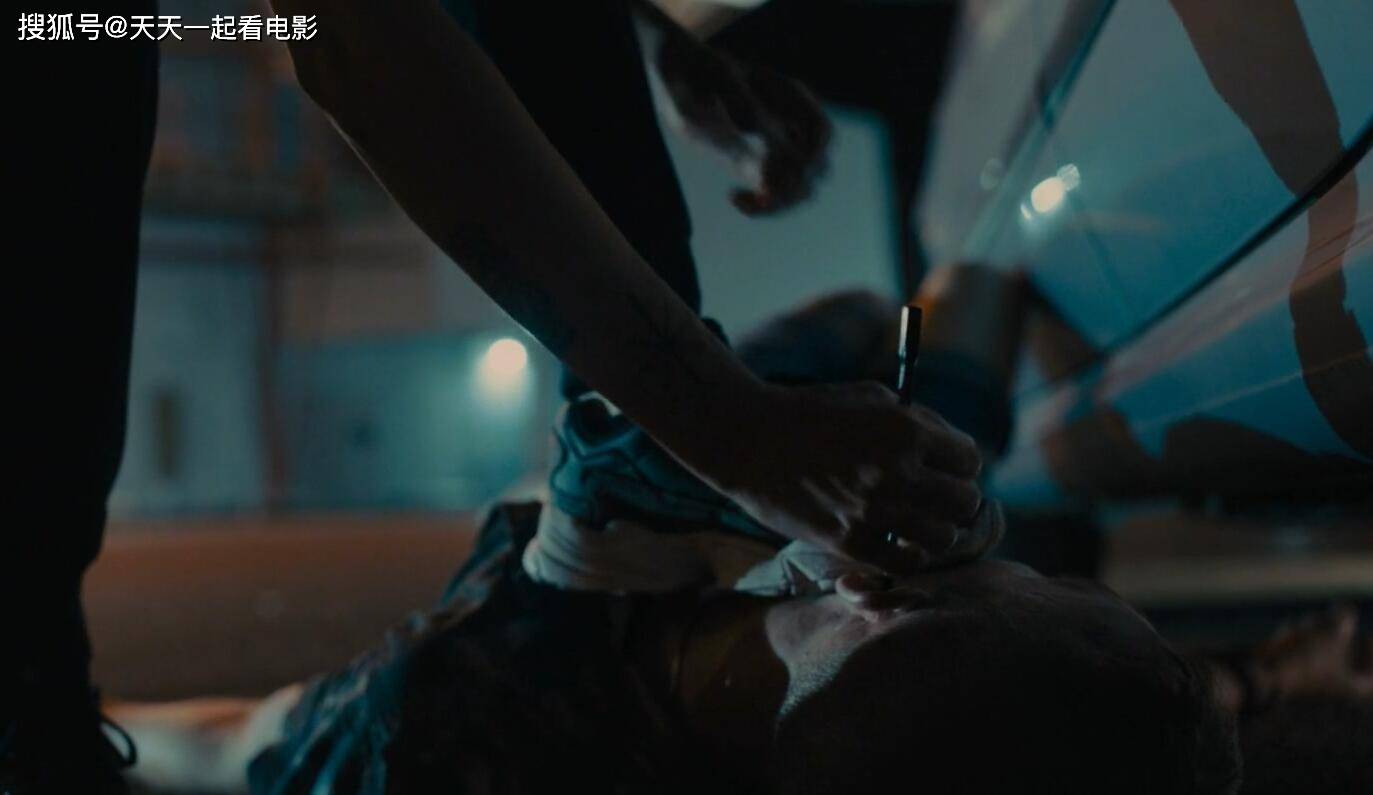 因为|人气车模不爱男人爱上车，事后意外怀孕，为隐瞒用发簪捅杀胎儿