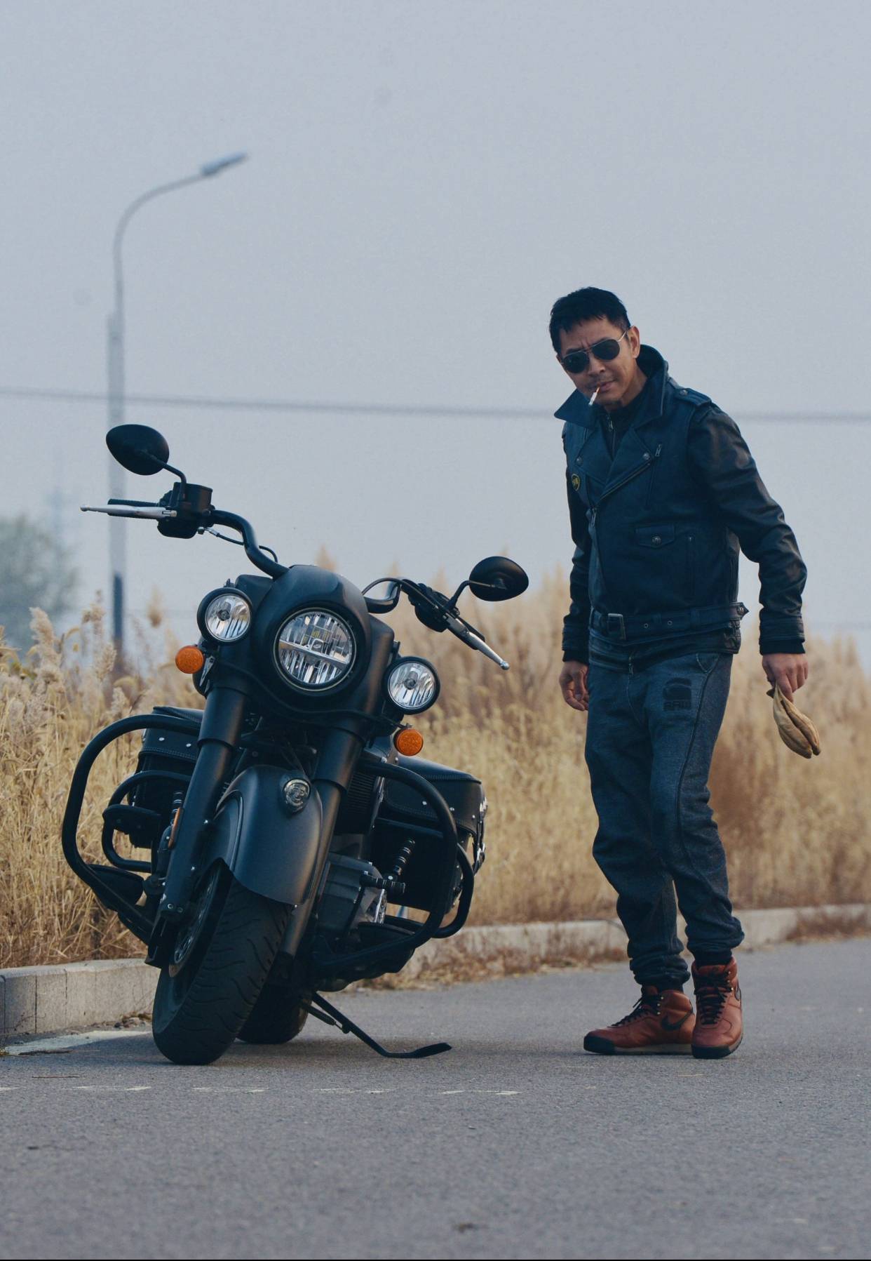 《国民大叔》郭晓峰写真系列之十二:秋色黎叔_深蓝色