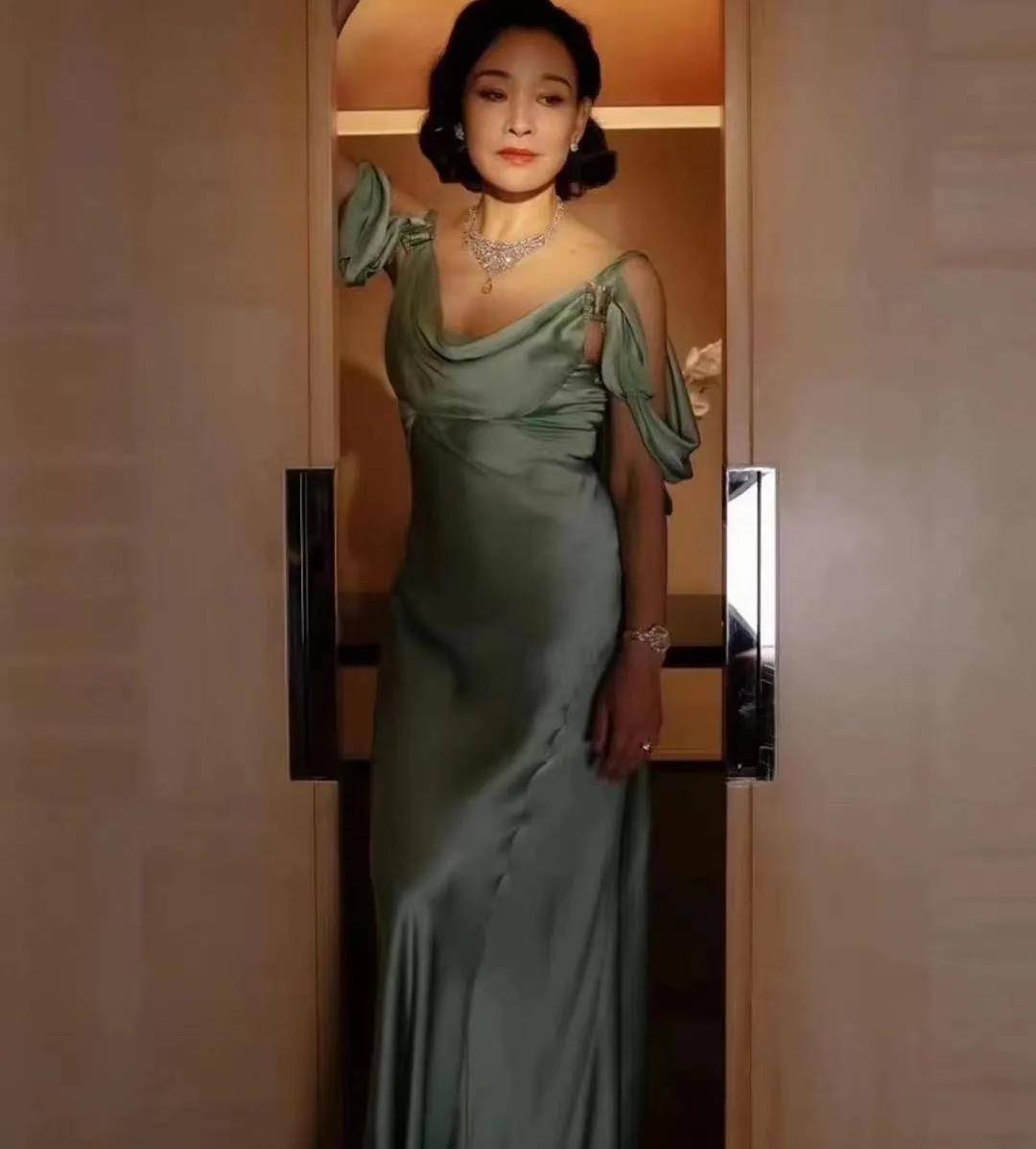 一身 被富豪求着认爱,吴千语的捞女标签终于洗白了?