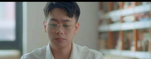 因为|爆款短剧来袭，女主酷帅无比“男女通吃”，男主是《重启》里的他