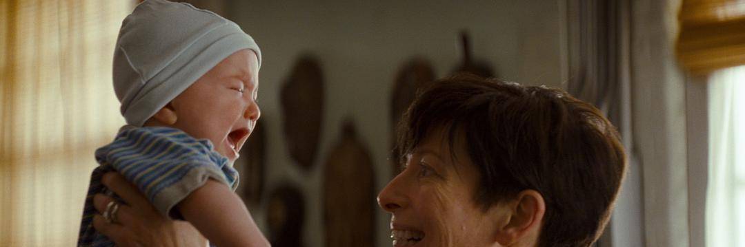 伊娃|有人被这片吓得不敢生孩子，你信吗