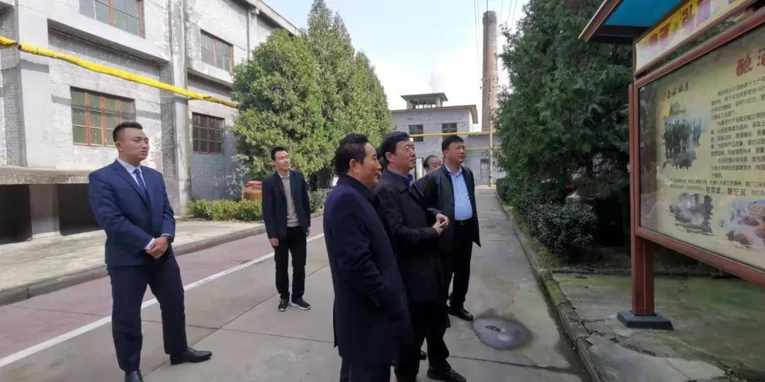 长城资产管理陕西分公司李龙及白水县委副书记,县政府代县长李扩参观