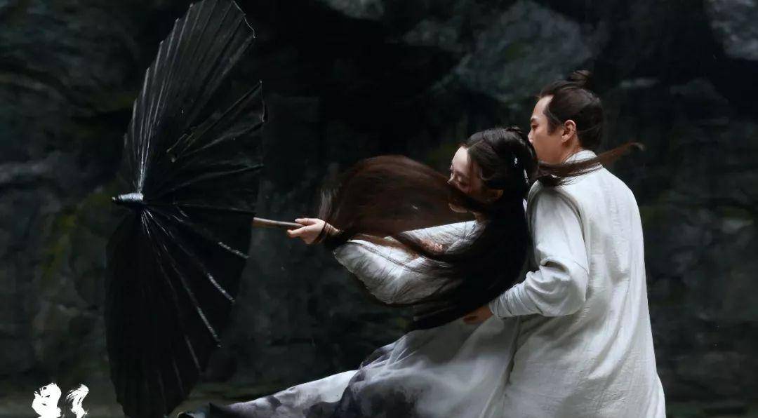 国产|人人都在夸这部国产大片，但我更喜欢会犯错的张艺谋