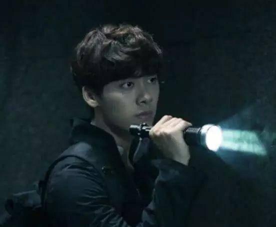 因为|李易峰：不输别人的颜值，赢了自己的实力