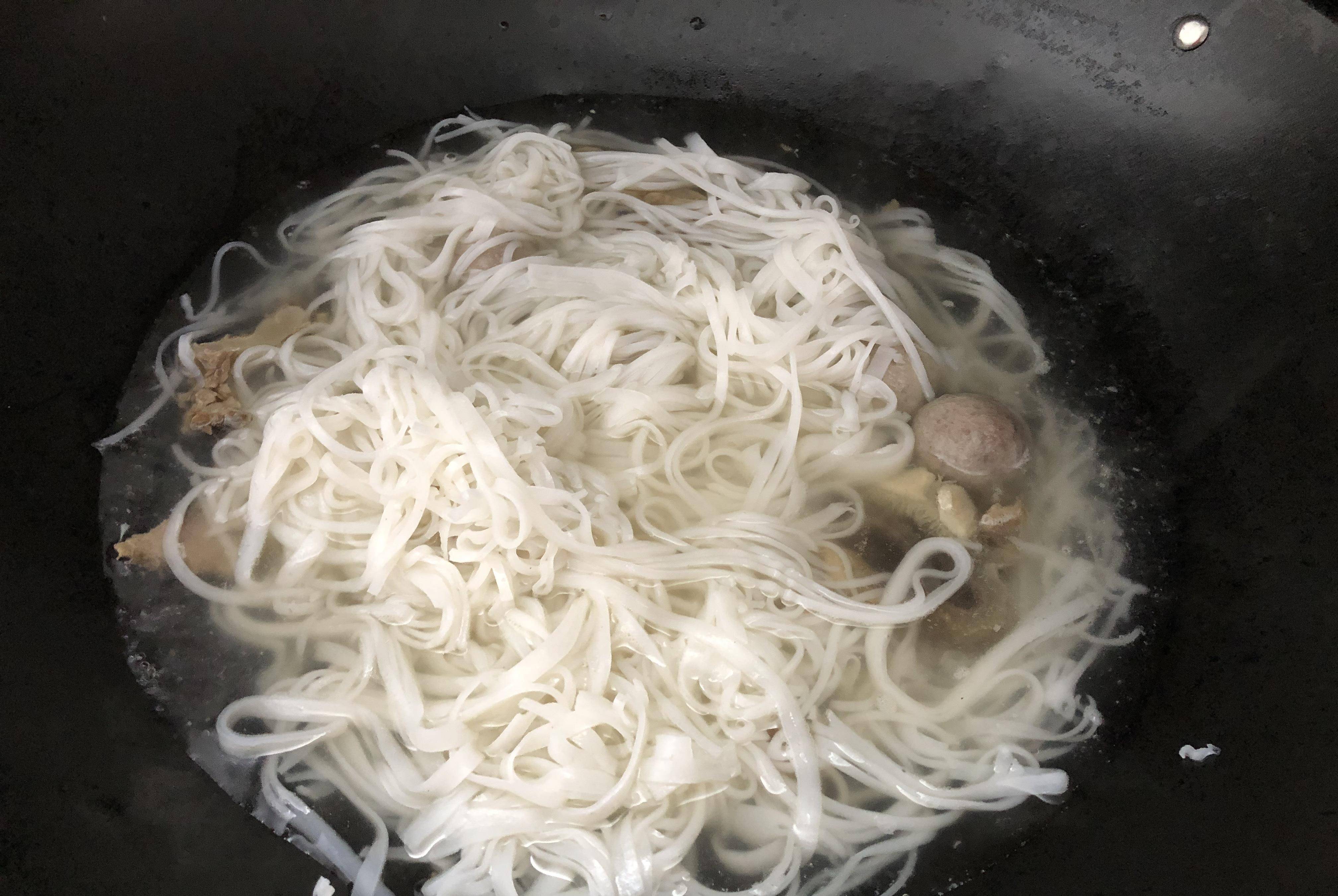加入适量|冬天早餐最爱此样做，好吃营养高，一碗下肚全身暖和，真舒服