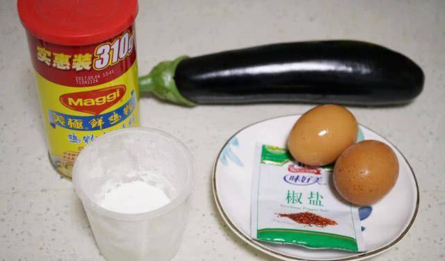 蔬菜|鲜嫩茄子来一根，做成软炸茄饼，外焦里嫩特下饭，口感可比肉香