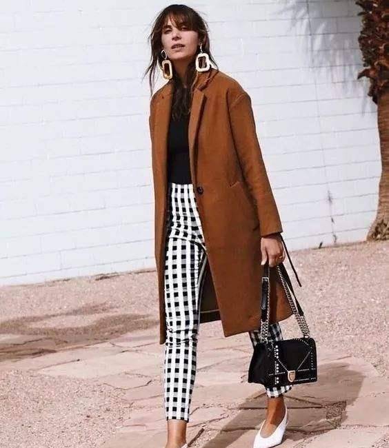 黑色 驼色大衣“显脸黑”？这些才是驼色大衣的“神仙组合”，美翻了