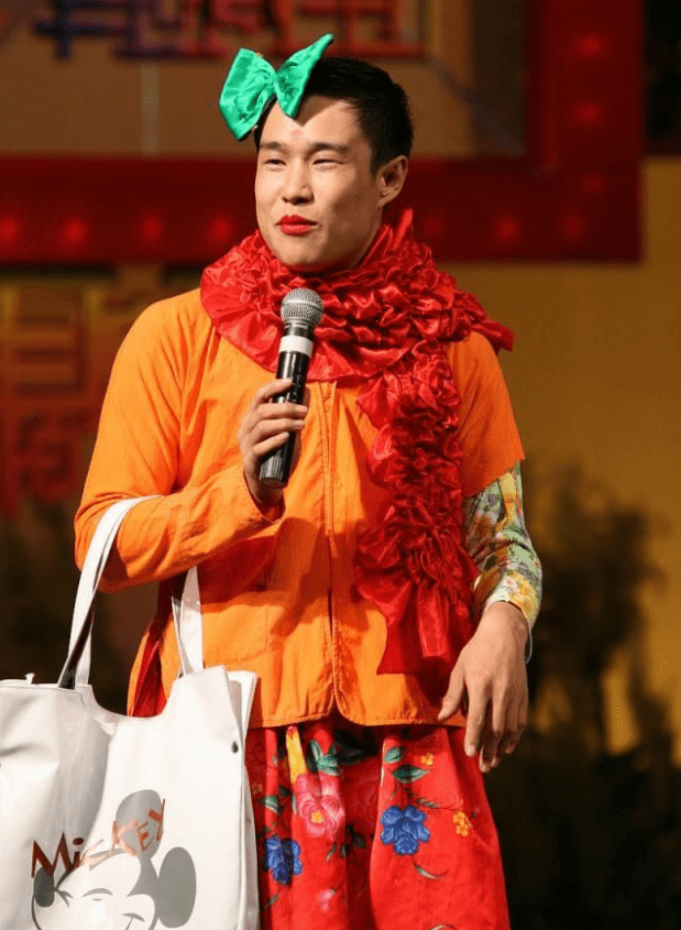 沈鹤|“东北丑角”小沈阳的爆红史,他的过气,真是吃了没文化的亏?