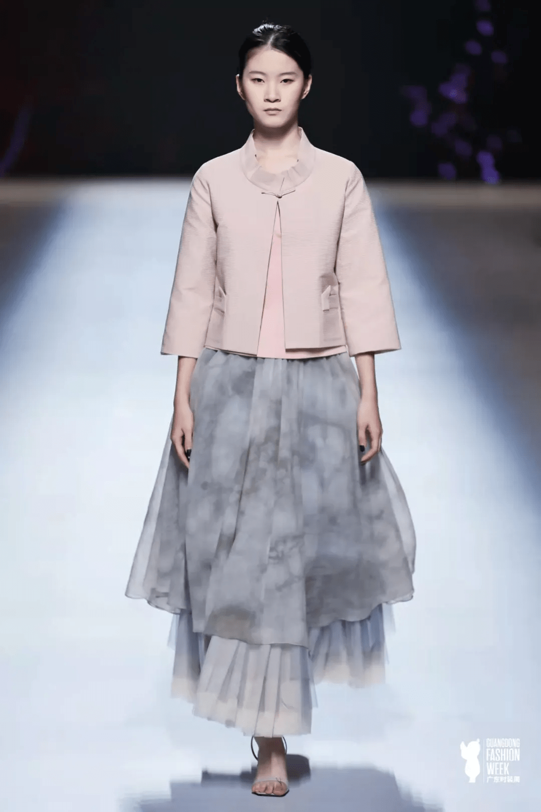 广州 2021广东时装周-秋季秀场直击：李小燕高级定制