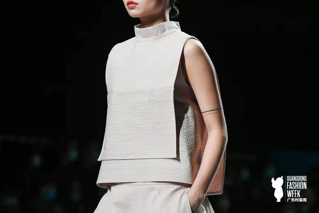 广州 2021广东时装周-秋季秀场直击：李小燕高级定制