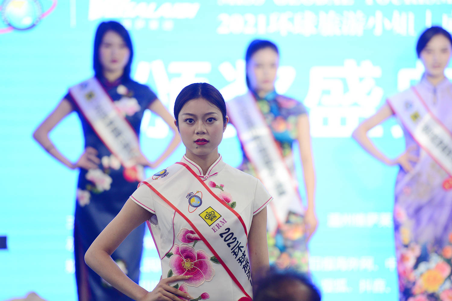 "维萨莱迪之夜"2021环球旅游小姐成都赛区落幕_大赛