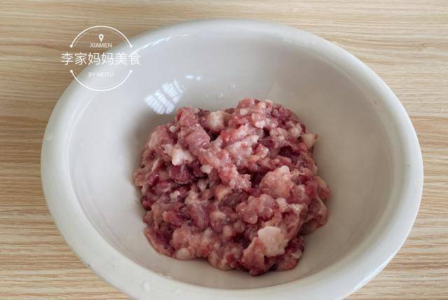 小孩|全家最爱的胡萝卜鲜肉锅贴，提前包好冻起来，早上8分钟搞定早餐