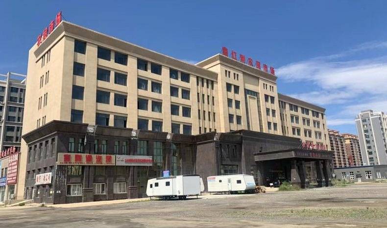 81平方米起拍价格:￥19,837,33502-庄河市城关街道城关委百合花园6号2