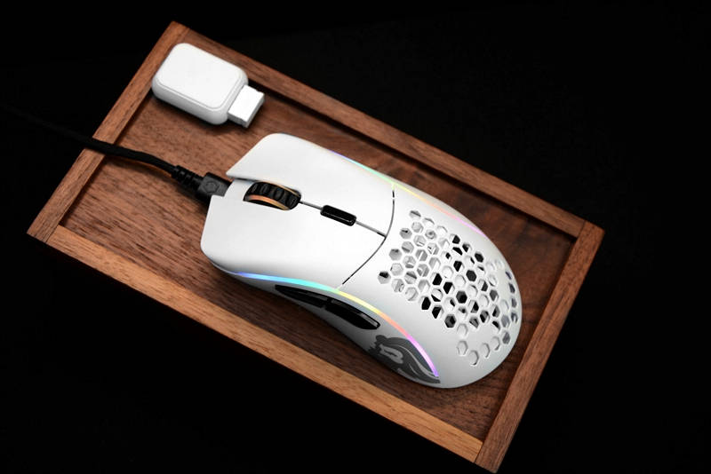 奥丁无线版来了,对标狗屁王2代,GLORIOUS MODEL D WIRELESS开箱