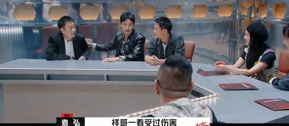 官宣|黎耀祥上内地综艺《开拍吧电影》演绎大牌导演嚣张的神情