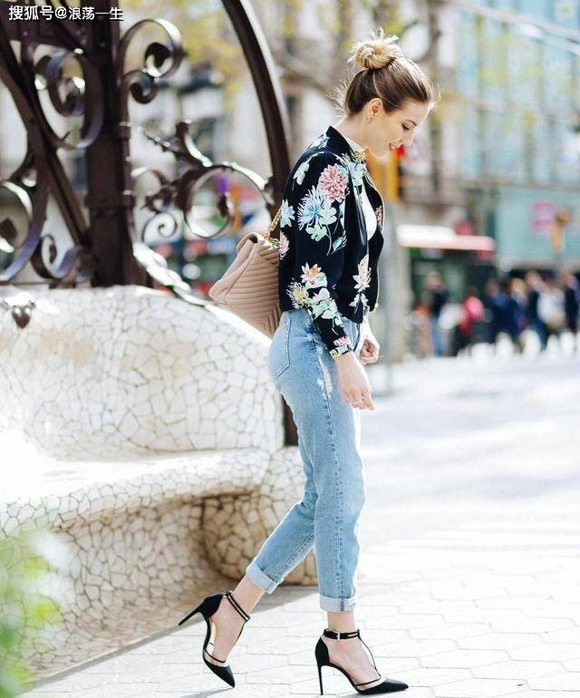 身材 时尚显年轻的穿搭,不仅仅是博主所追求的,也受到众多人热爱