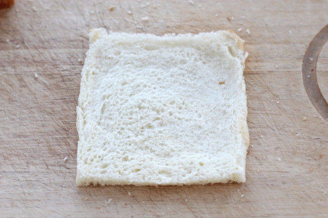 时间|把剩吐司做成营养早餐，一口平底锅就能搞定，细腻美味浓郁拉丝！