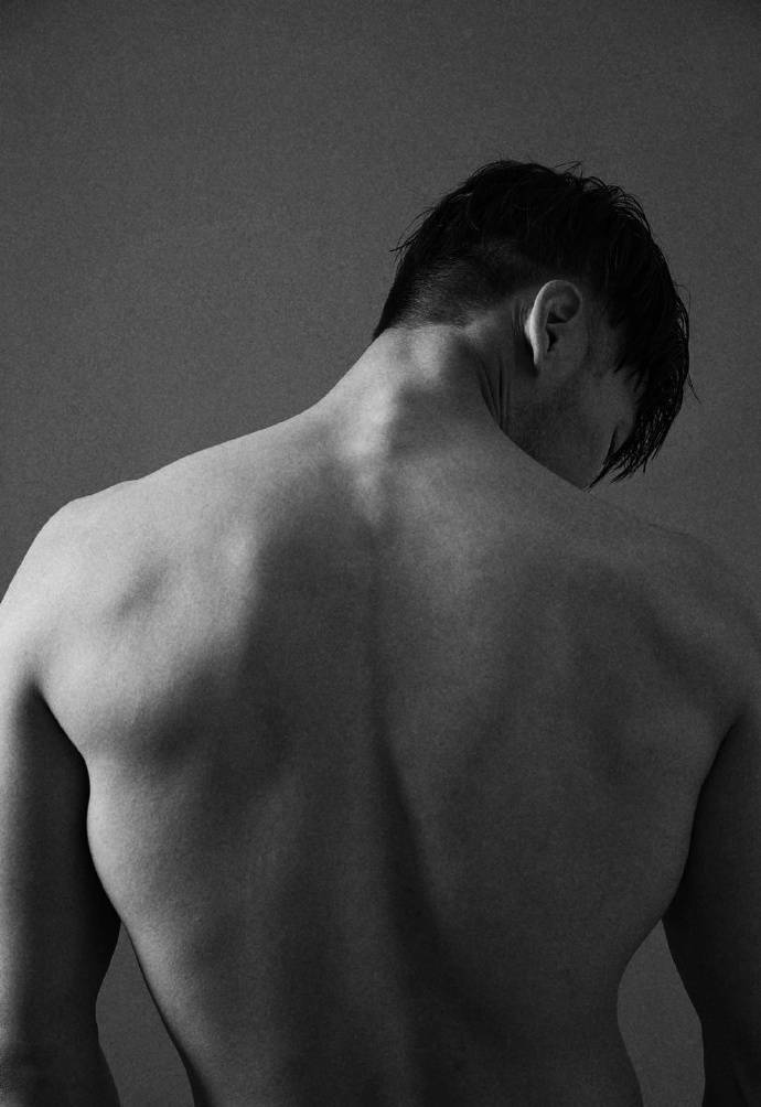 型男模特愛健身，頭發飄逸胡須濃密鼻子高挺，滿身肌肉荷爾蒙爆棚！ 健身減肥達人 第12张