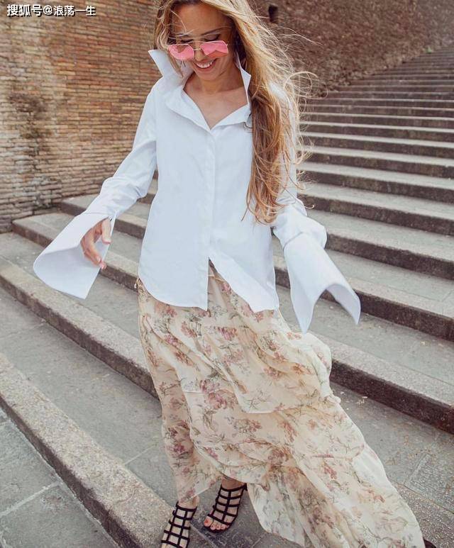 身材 时尚显年轻的穿搭,不仅仅是博主所追求的,也受到众多人热爱