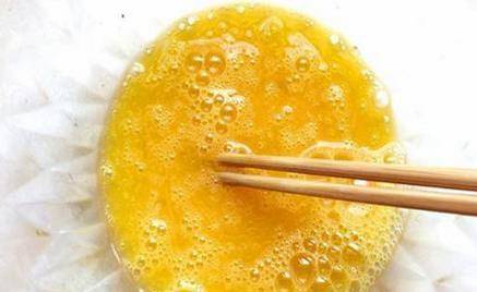 甜面酱|鸡蛋加面粉才是早餐的最佳拍档，营养丰富还能吃饱，鸡蛋饼少不了