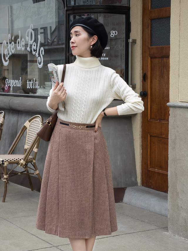 小个子 秋冬，是时候穿高领衫了，尝试这几组叠穿搭配，意外的好看时髦