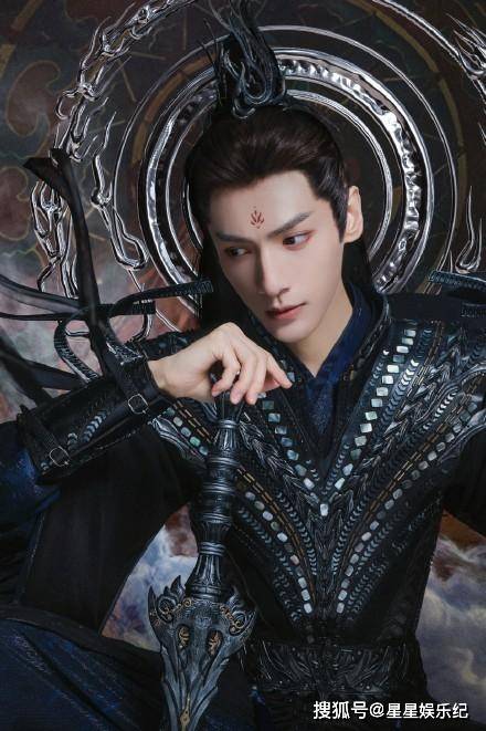 长月烬明》开机，罗云熙伤后美颜依旧，你可以永远相信他的古装_搜狐网