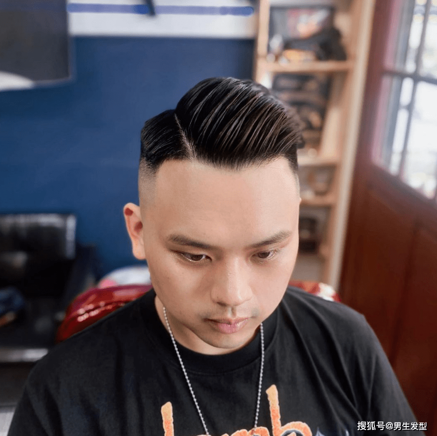 发型男生9款精选帅气发型，不管什么脸型，都很潮流显精神