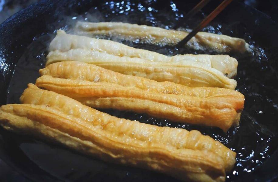 方法|炸油条时,不要加明矾,早餐店老板分享经验,油条蓬松又酥脆