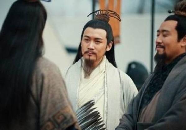 【诸葛亮在刘备去世两年后才出征,建安二十四年到二十五年之间】