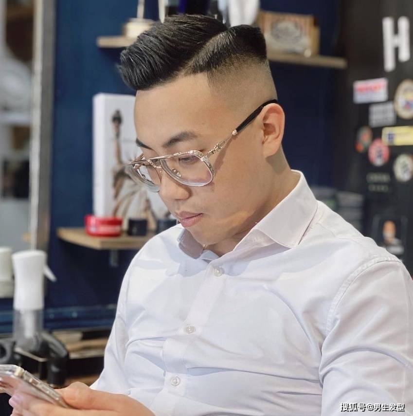 发型男生9款精选帅气发型，不管什么脸型，都很潮流显精神