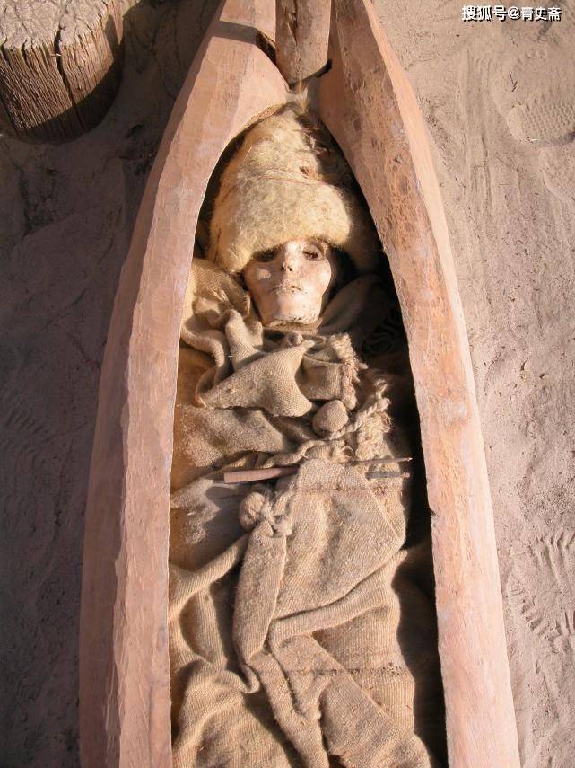 新疆出土远古时期女性干尸，肉身不腐面带微笑，距今已有3800多年
