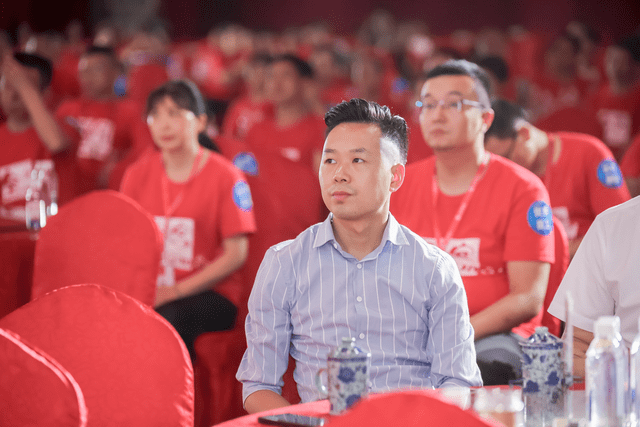 记独占百家姓网站鳌头的中华龚氏网创办人龚国林的媒体人生