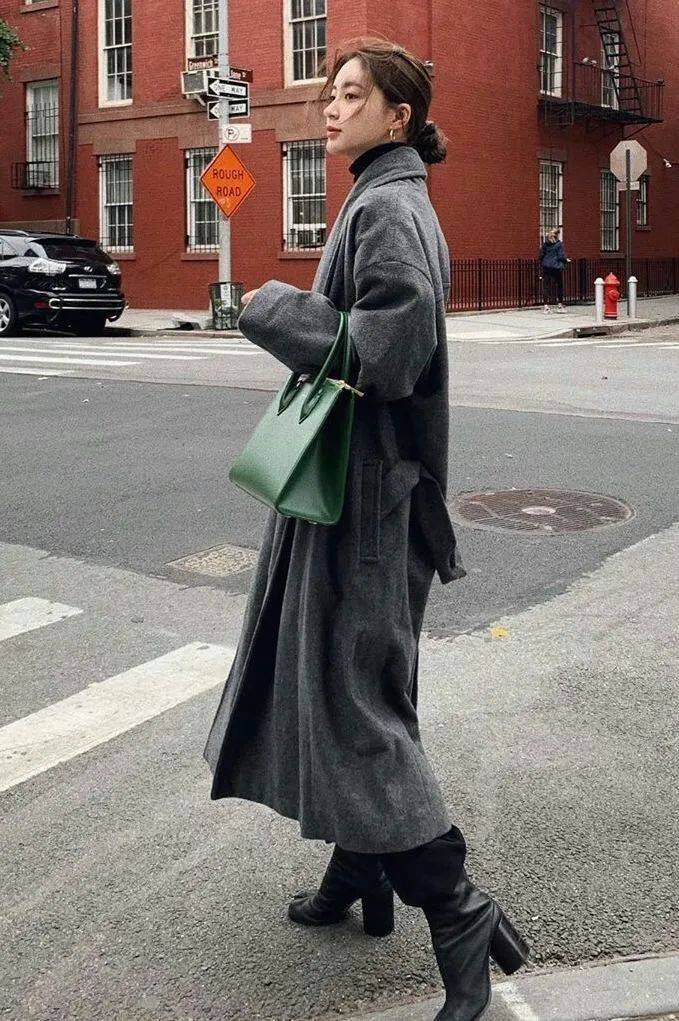 灯芯绒 别再穿高跟鞋了，奶奶裤+短靴才是今年秋冬最流行！