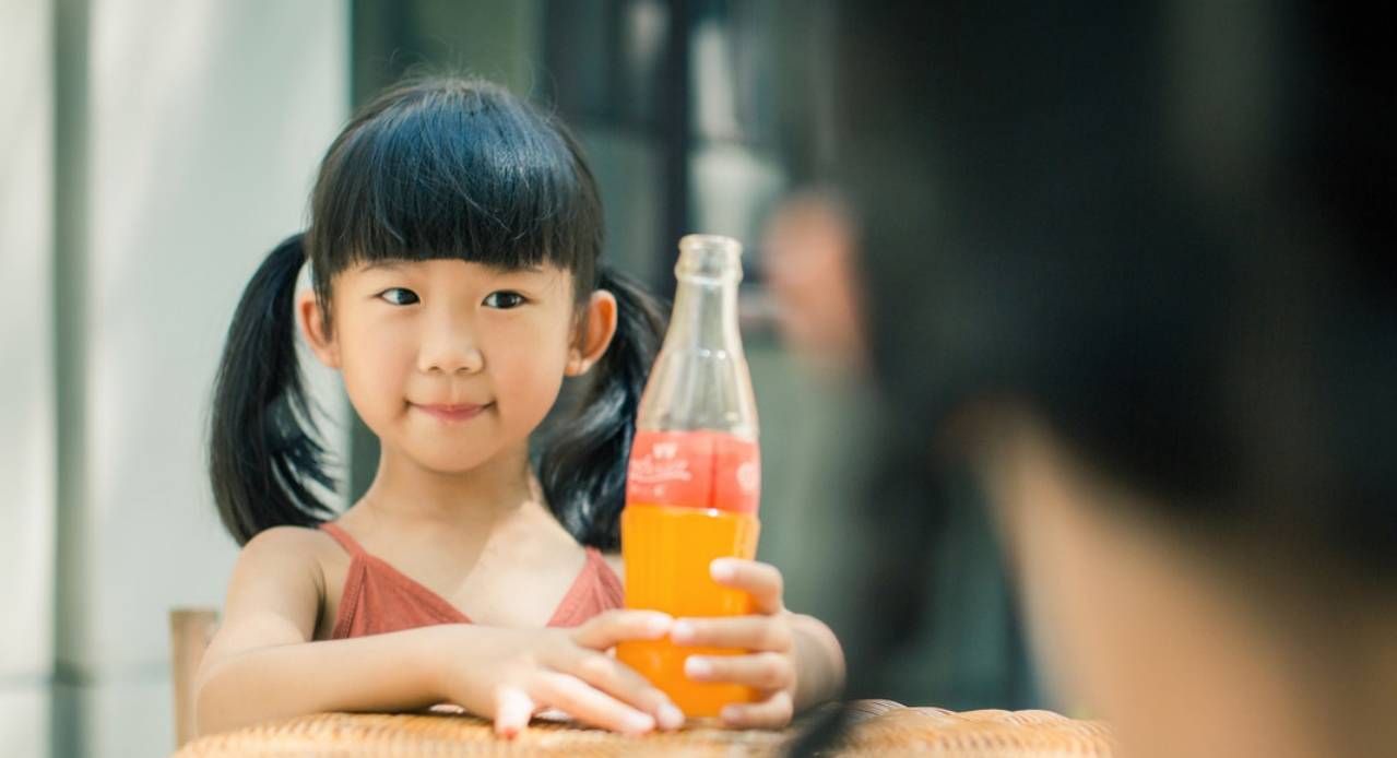 食品|我们的孩子正在被“催熟”,这些“黑名单”零食,宁可扔掉也别给娃吃