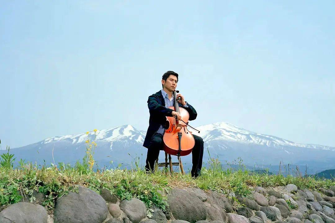 生命|《入殓师》：电影有多轻，生命就有多重