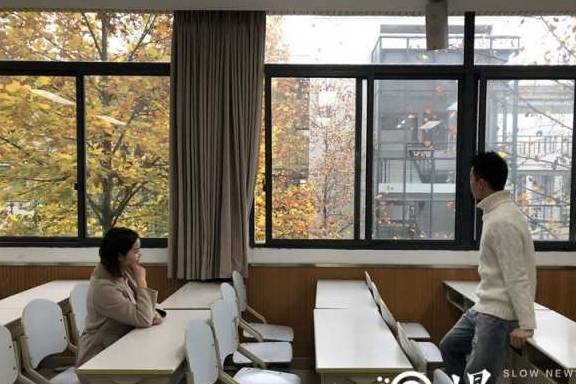 重庆大学1314教室最近火了，“窗内是一生一世，窗外是四季流年”