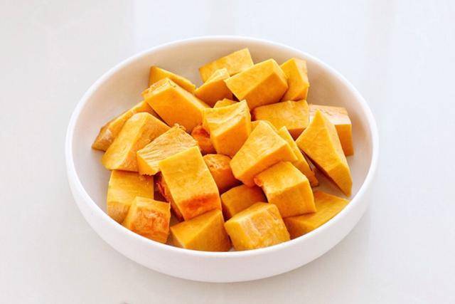 进行|这面食比馒头简单比油条健康,手不沾面上锅一蒸,暄软香甜不粘牙