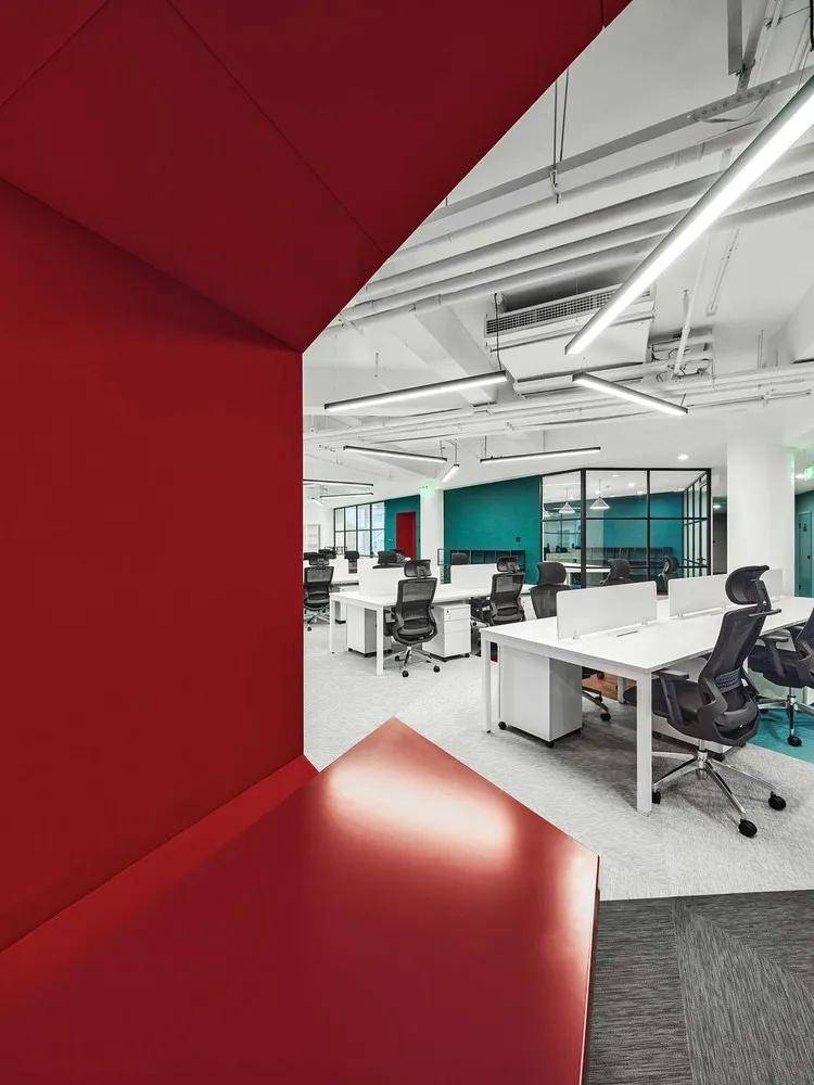 总说国内办公室太low？国内知名大厂第一个不服！