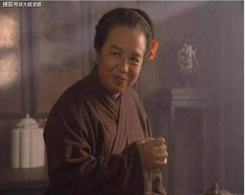 杨昆|娱乐圈5个“恶婆婆”：有人单身35年不婚不育，有人退休金2500元