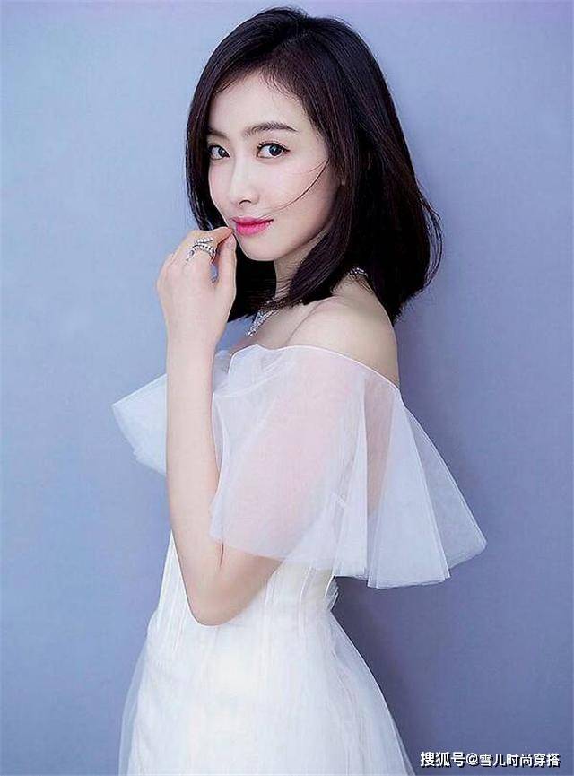 发型你适合长发还是短发？脸型决定发型的长度，圆脸的女生适合第2种