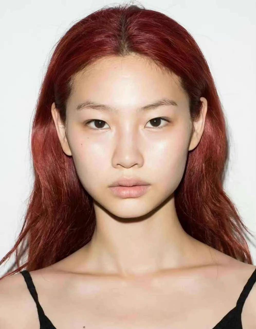 原创很开心宽眼距塌鼻子的她成为了亚洲女孩们的最新p图模板