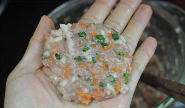 煎饼|猪肉太贵，早餐煎饼新做法，比肉饼更营养！细嫩爽口好消化，香！