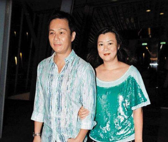 曾开车意外"送走"粉丝,打拼19年不温不火,转战内地后风生水起_张兆辉