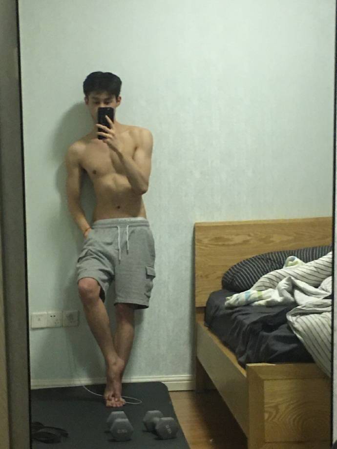 22歲的重慶大男孩，看上去很瘦，脫掉衣服有肌肉，帥痞可愛又迷人！ 健身減肥達人 第6张