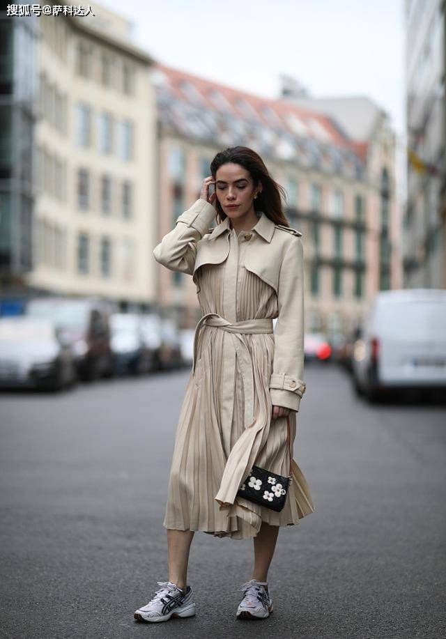 身材 风衣裙优雅又迷人，秋冬季一定要入手，尽显时尚潮流范儿