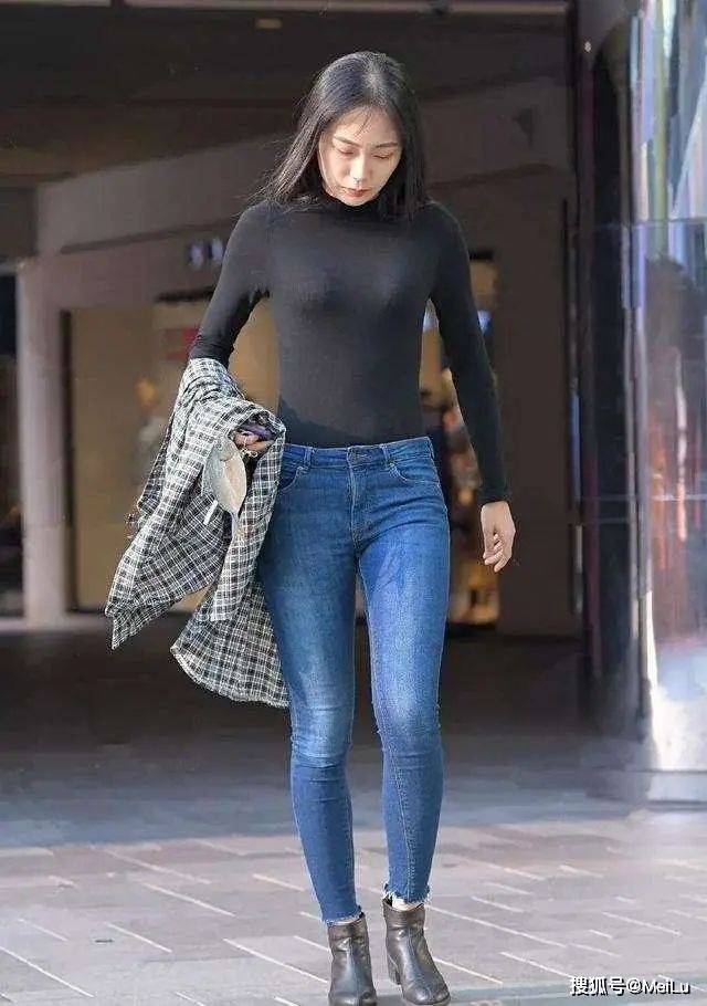 卫衣 瑜伽裤彰显时尚美女大气优雅,彰显独一无二的魅力,时尚有型