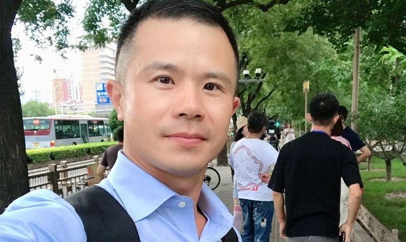 带着|2.2分《逐梦演艺圈》导演毕志飞，来《导演请指教》，仍不服点评