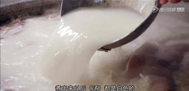 同学|山西的早餐名吃,一碗可以免费续杯的猪汤,网友:太腻,难以下咽