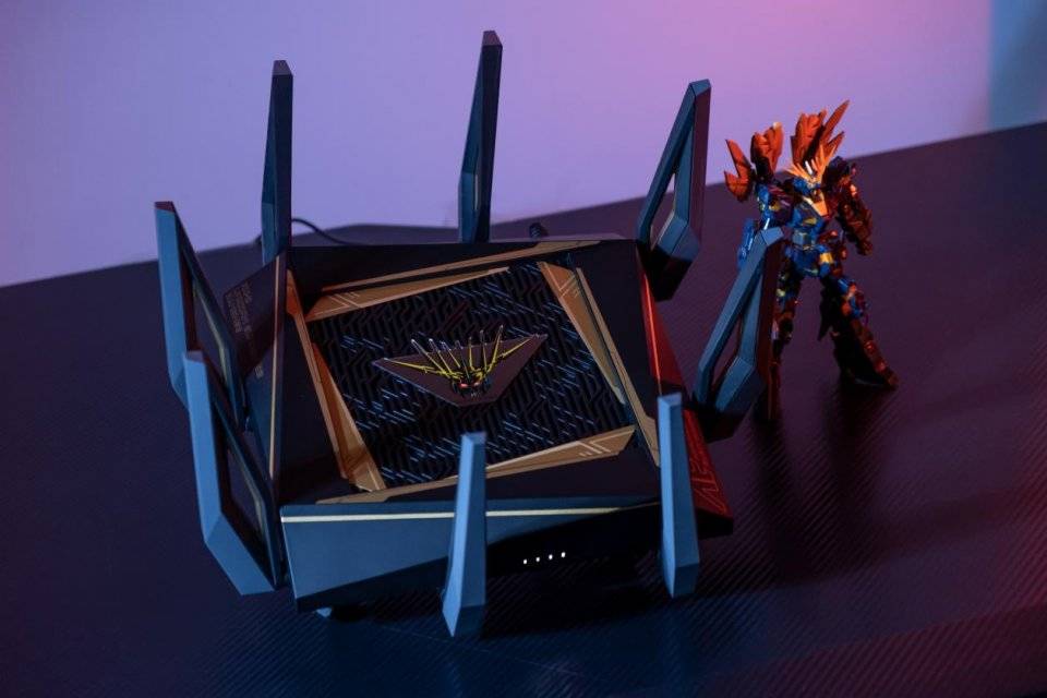 家中手办 1,rog报丧女妖高达联名路由绝对是你的菜!