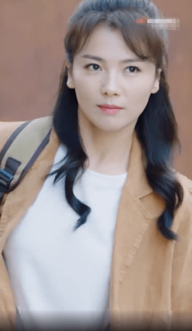 刘涛 刘涛43岁演少女，一身低调朴素搭配，感觉不太像清纯的少女